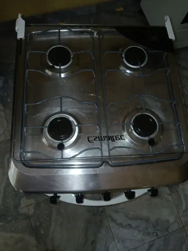 Vendo fogao esmaltec funcionando perfeitamente Faço entrega 
