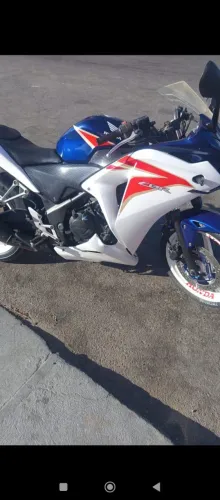 CBR 250 muito nova