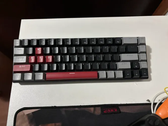 Teclado gamer magegee mini 60%
