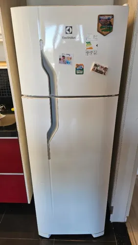 Geladeira Electrolux 260 litros