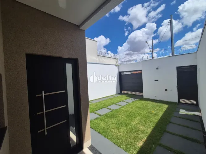 Casa com 3 quartos disponível para venda no bairro Novo Mundo em Uberlândia-MG
