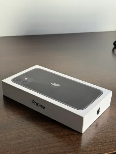 iPhone 11 64 GB Preto