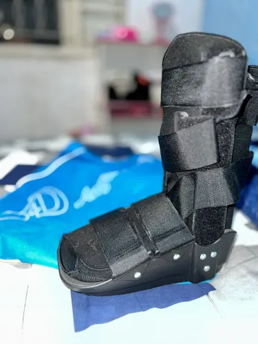 Bota Ortopédica Imobilizadora Quase Nova | Veste do 36 ao 40