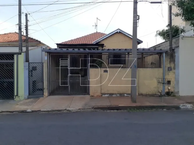 Casa à venda 3 quartos, Vila Xavier, Araraquara/SP