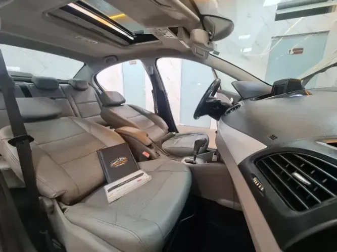 Renault Fluence Sedan Privilège 2.0 16V Flex AUT 2014