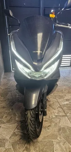 Moto PCX em excelente estado 