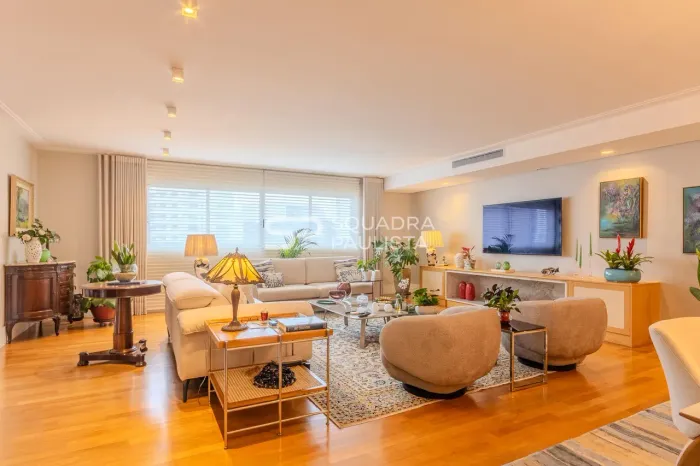 Apartamento com 240.0 m², à venda no bairro Itaim Bibi.