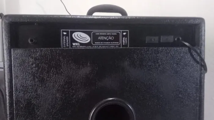 AMPLIFICADOR GUITARRA AXTS - 150 W - BEM CONSERVADO.