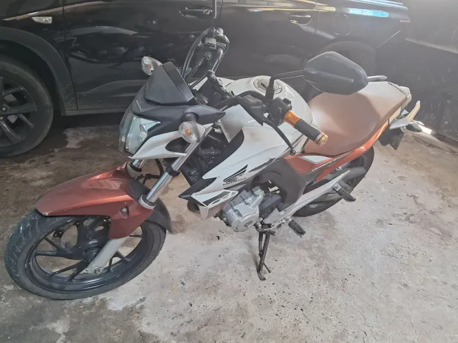 ? VENDE-SE HONDA TWISTER BRANCA 2017/2018 ?<br>