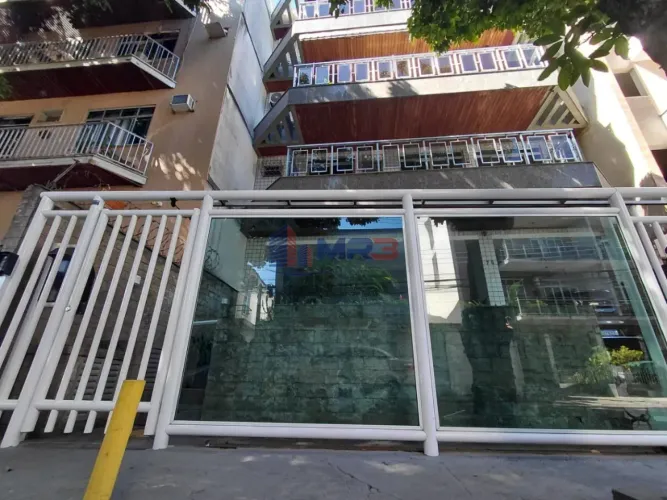 Apartamento para alugar com 2 quartos, suíte e varanda em Ilha do Governador