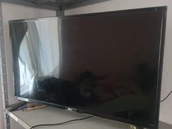 TV LG 32 (não é smart)
