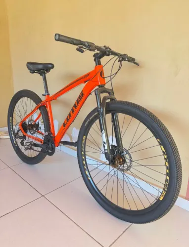 Lótus zeradinha só pegar e andar