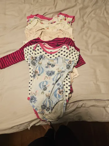 10 Bodies feminino usado 12 a 18 meses