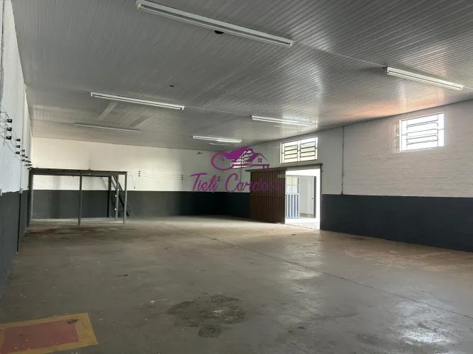 Galpão para venda em Elias Fausto-SP, no bairro X: 5 salas, 4 banheiros, 10 vagas, 852m².