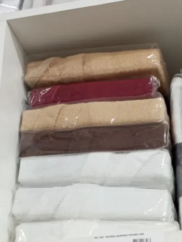 Cama mesa e banho
