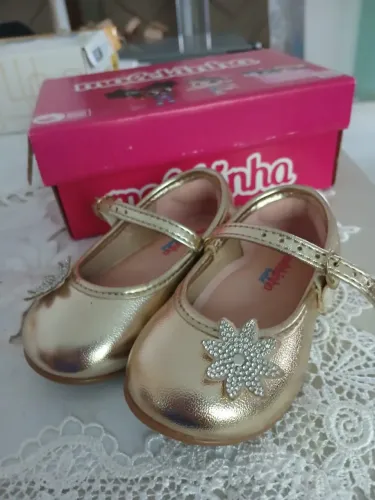Sapatinhos femininos de bebê