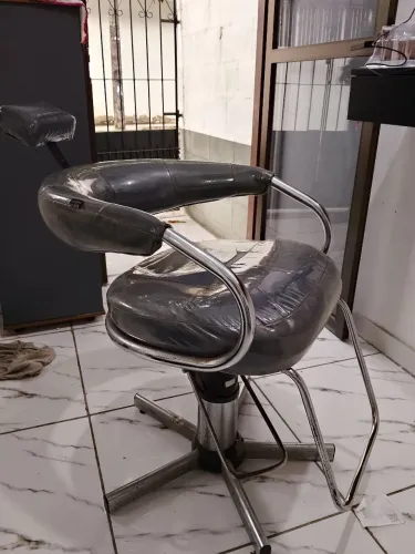 Vende-se cadeira de salão