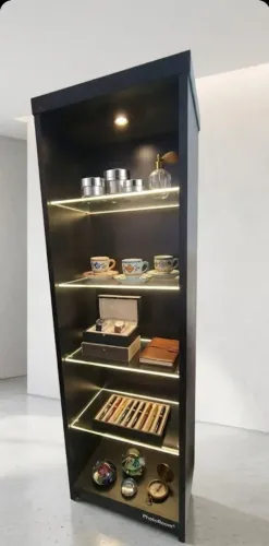 Armário expositor MDF /loja/ com lâmpada de led