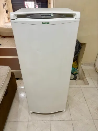 Geladeira  Frost free pequena , refrigerador consul 