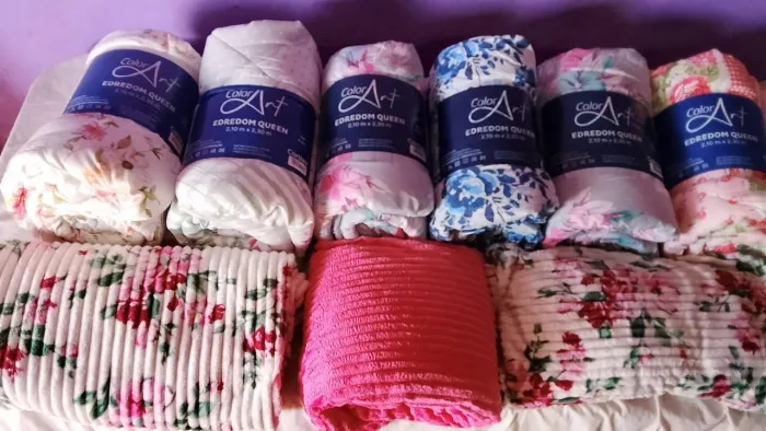 Edredom casal, cobertores super quentes e macios, temos chinelo lingerie e outras variedad