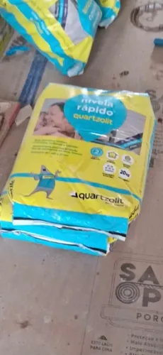 Argamassa Autonivelante Interno 20kg Cinza Quartzolit Nivela Rápido Quartzolit