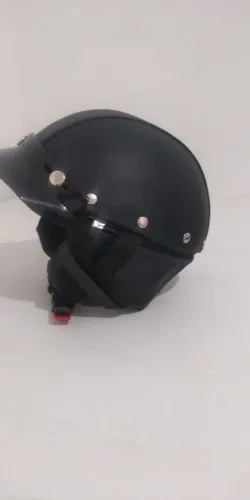 Capacete motociclista tem disponível vendemos