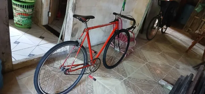 Monark 10 vermelha conservada 