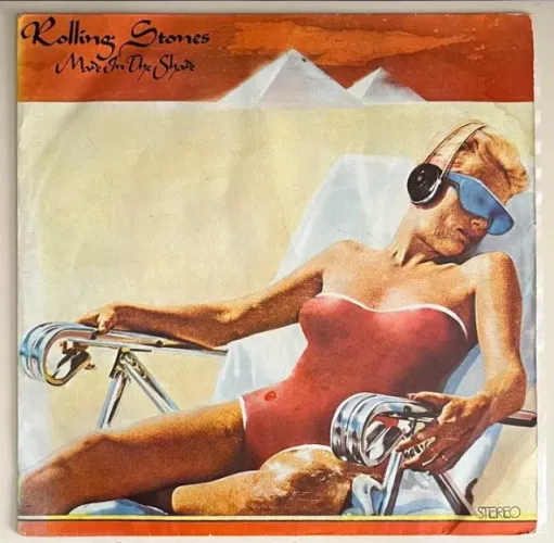 LP Vinil The Rolling Stones - Made in the Shade  (Leve empeno 1ª música lados A e B)