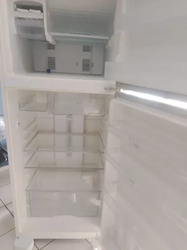 Vende-se geladeira 