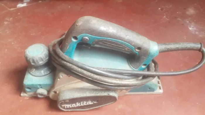 Plaina e tupia makita 350 cada