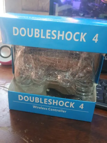 Controle de PS4 quem levar os dois tem brinde