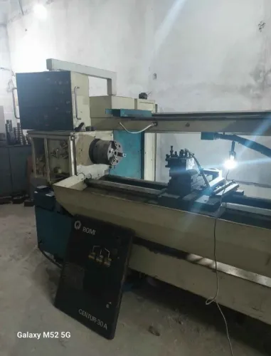 Torno CNC ROMI 30A