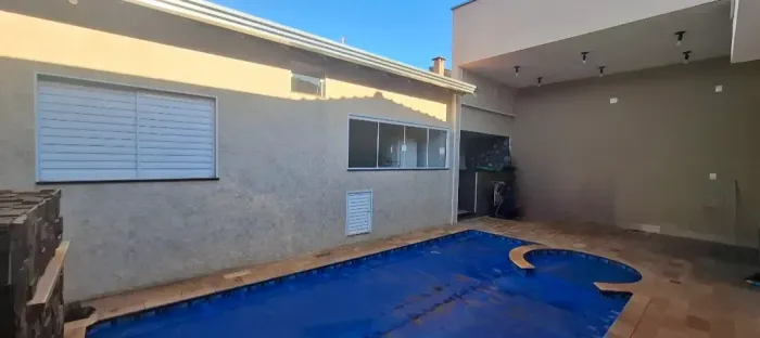 Casa Jd. Imperador 03 Dorm.(01 Suite c/ AE ) + Piscina / Área c/ Churrasqueira / Edícula"