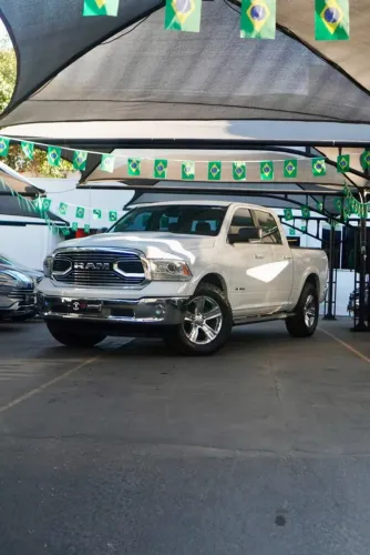 Ram Classic Laramie 5.7 V8 16V Gasolina 4X4 Aut. 2023