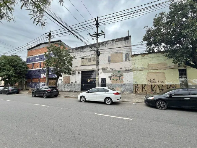 Galpão à Venda em Maria da Graça: 1.140 m², Próximo ao Metrô e Entrada de Caminhão