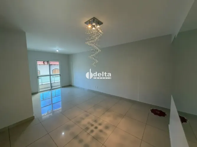 Apartamento com 4 quartos sendo 1 suíte disponível para locação no bairro Saraiva em Uberl