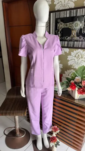 Scrub feminino conjunto de enfermagem lavanda 
