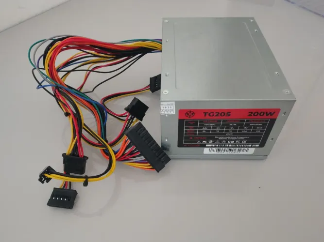 Fonte de alimentação TGT 200W