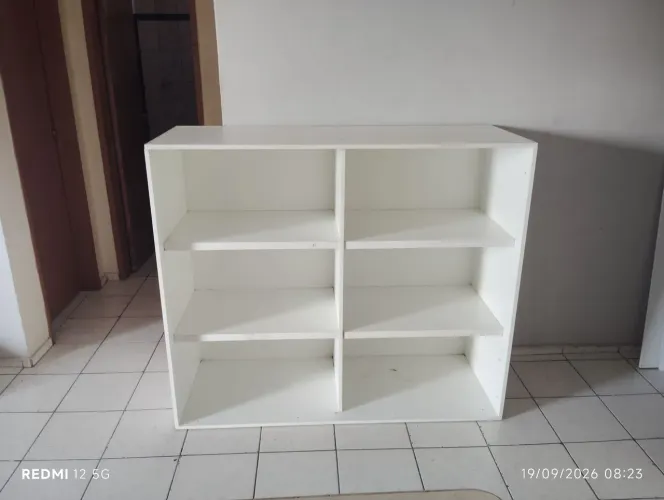 MÓVEL EXPOSITOR À VENDA