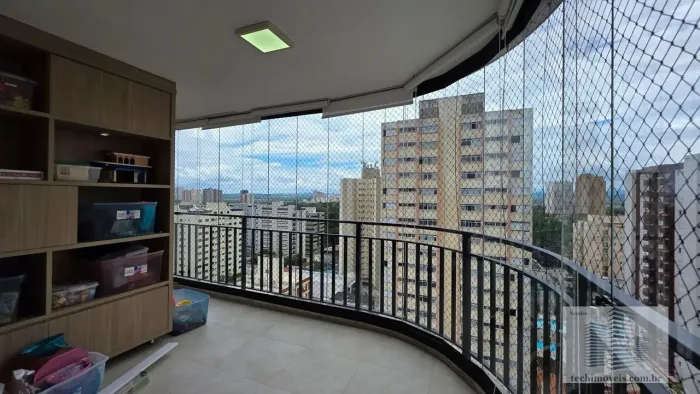 Quer ter uma varanda para poder ler, tomar sol e apreciar uma vista diferenciada mesmo nos