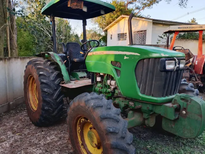 Trator JD 5085 2014