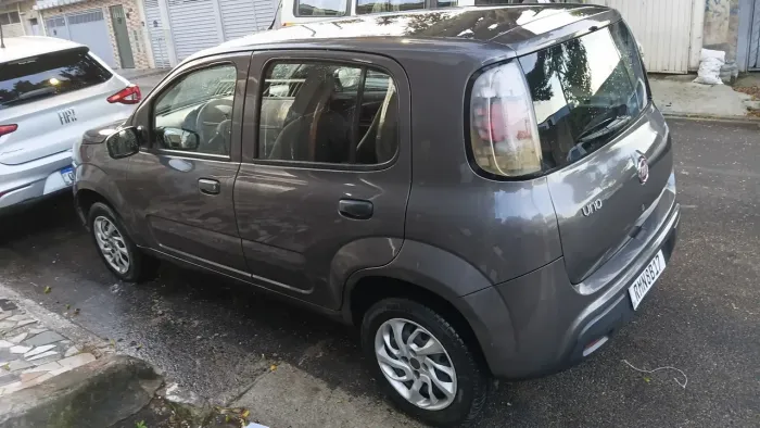 Fiat Uno Attractive 1.0 EVO Fire Flex 8V 5P 2021