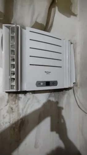 Ar condicionado 10mil BTUs Springer Midea com controle