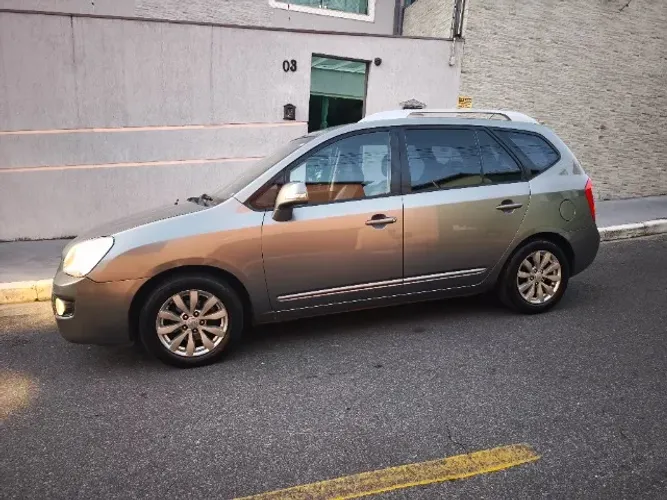 Kia Motors Carens EX 2.0 16V Aut. 2013