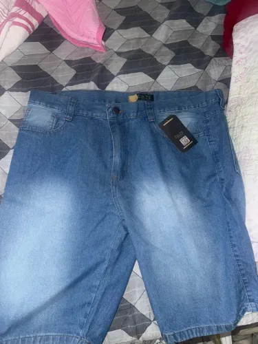 Bermuda jeans masculina azul claro nunca usada com etiqueta ainda