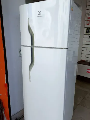 Geladeira duplex Eletrolux, Frost Free, 320L.