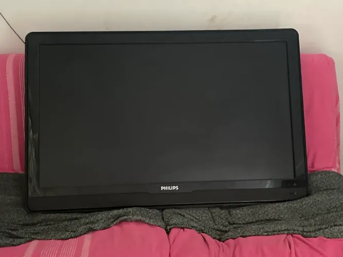 Tv Philips 42 polegadas ( parou de funcionar, não se sabe qual o problema )