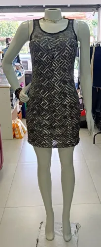 Vestido marca Youngage paetê usado uma vez preto tamanho G