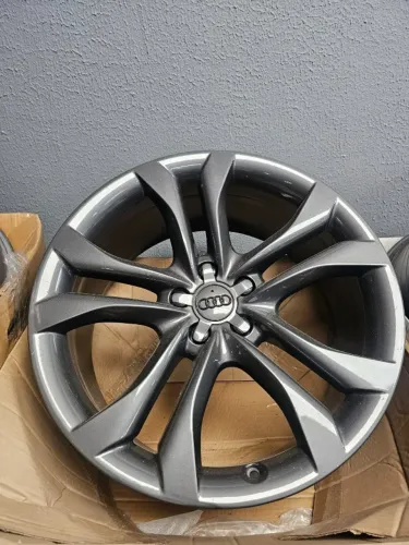 Jogo De Roda Audi Q-5 Grafite Brilhante Original 5x112 - 20x8,5 Offset 33 (Sn)