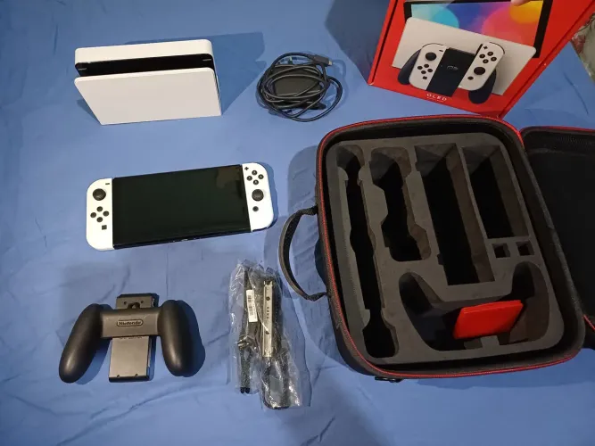Nintendo Switch OLED + Case - Completo com caixa